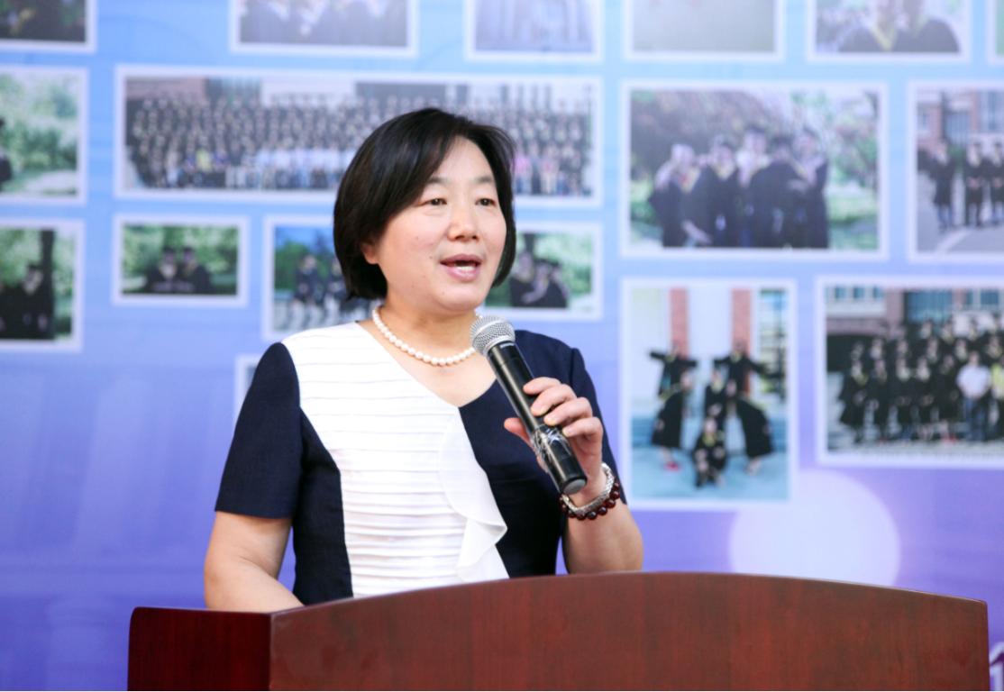 门徒娱乐党总支书记冯慧春致毕业典礼辞